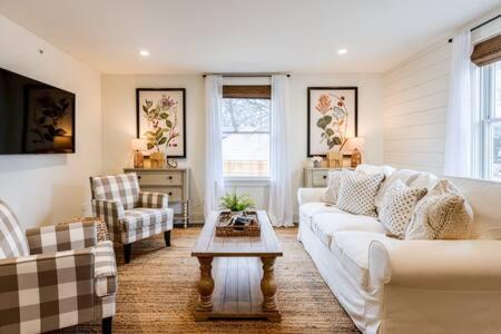 Downtown Luxury Farmhouse Apartment #4 West Dundee Екстер'єр фото